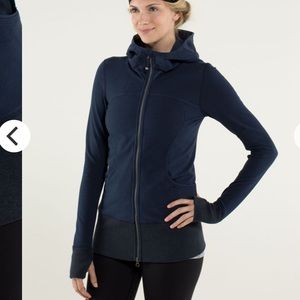 Lululemon Live Simply Jacket II
Inkwell / Heathered Inkwell Slim Hoodie Size 2